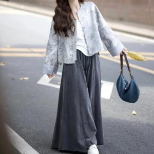 A complete set of high-end women's outfits in early autumn, daily new Chinese short jacket, wide-leg pants, generous and decent two-piece suit