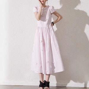 "Chat Yu Shan Cherry" age-reducing three-dimensional flower round neck black ears with micro-puff sleeve dress